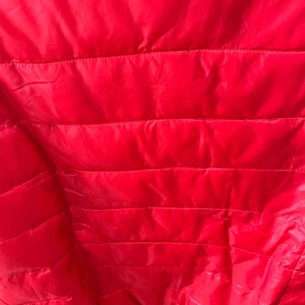 Solid Red Womens Puffer Jacket. Large. Polyester. - image 2